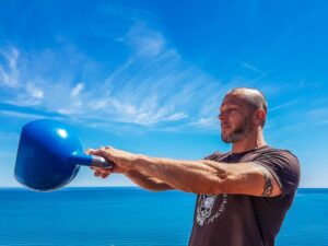 Kettlebell: Hogyan növeld a súlyt és a gyakorlatok összetettségét